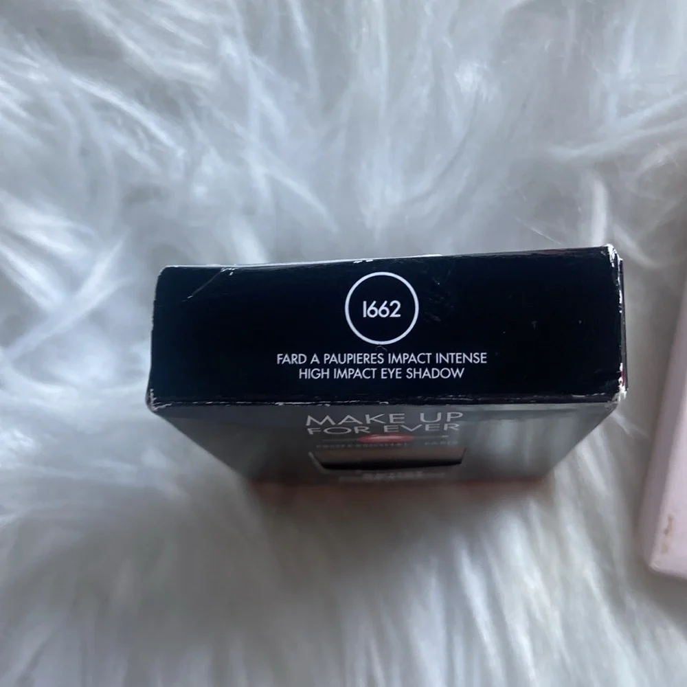 Eyeshadow Palette Bundle; Ofta Mannakadar Dominique Cosmetics & Estate - Picture 8 of 10